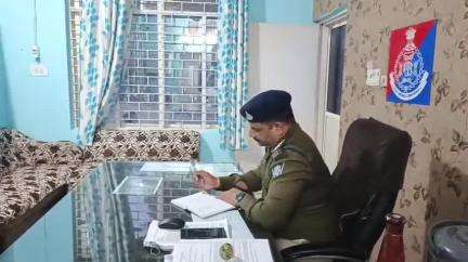 राजपुर: पलसुद रोड राजपुर पर अज्ञात पिकअप ने बाइक को टक्कर मारी, व्यक्ति घायल, रिपोर्ट दर्ज