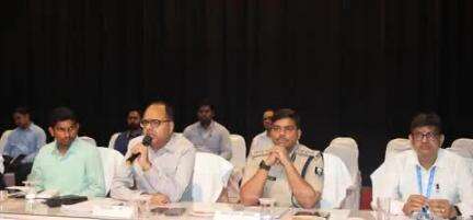 जिलाधिकारी, पटना एवं वरीय पुलिस अधीक्षक, पटना द्वारा राष्ट्रीय अर्हता–सह–प्रवेश परीक्षा (एनईईटी) (अधि-स्नातक)-2025 (NATIONAL ELIGIBILITY CUM ENTRANCE TEST [NEET (UG)-2025) हेतु दंडाधिकारियों एवं पुलिस पदाधिकारियों की संयुक्त ब्रीफिंग की गई।