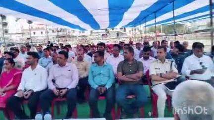 गोपालगंज: VM फील्ड में होमगार्ड भर्ती को लेकर दंडाधिकारियों और पुलिस पदाधिकारियों का संयुक्त ब्रीफिंग, DM मौजूद