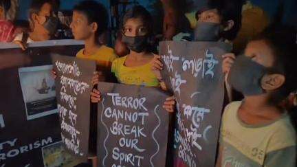 বারাবনী: কাশ্মীরে হিন্দু পর্যটকদের উপর নৃশংস জঙ্গী হানা ঘটনার প্রতিবাদে মৌন মিছিল লছিপুরে