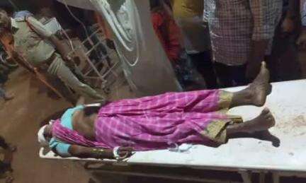 జహీరాబాద్: పట్టణంలో జరిగిన రోడ్డు ప్రమాదంలో మహిళ కు తీవ్ర గాయాలు, ఆస్పత్రికి తరలింపు