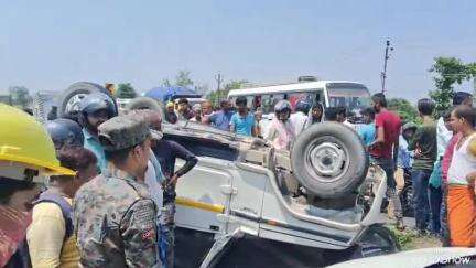 कांटी: कांटी NH28 पर अनियंत्रित कार और बोलेरो पलटने से चार लोग घायल