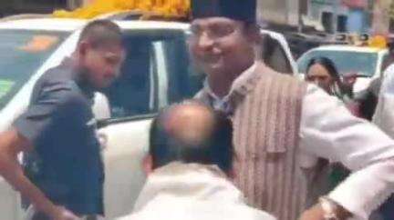 कसरावद: प्रभारी मंत्री कसरावद पहुंचे, भाजपा ने किया स्वागत, कांग्रेसी कार्यकर्ताओं ने ली चुटकी, कहा- कसरावद को कोई सौगात नहीं
