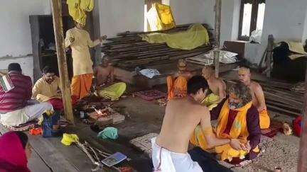 पौड़ी: क्यूंकालेश्वर में बटुक ब्राह्मणों का उपनयन संस्कार, मंदिर के महंत अभय चैतन्यानंद की अध्यक्षता में हुआ यज्ञोपवीत