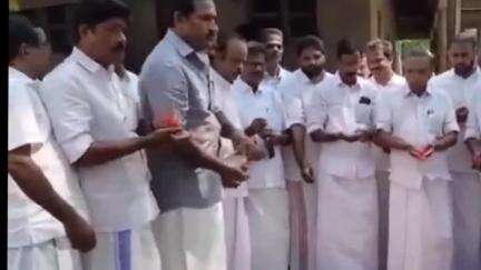 ചേർത്തല: കോൺഗ്രസ് തണ്ണീർമുക്കത്ത് വാസുദേവ പണിക്കർ അനുസ്മരണം സംഘടിപ്പിച്ചു, മുൻ എം.എൽ.എ 
എ.എ ഷുക്കൂർ ഉദ്ഘാടനം ചെയ്തു