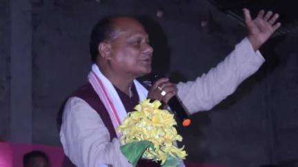 মৰিগাঁও: চৰাইবাহী-চাবুকধৰা জিলা পৰিষদৰ অন্তৰ্গত বহুকেইটা গাওঁ পঞ্চায়তৰ অঞ্চলত নিৰ্বাচনী প্ৰচাৰ বিধায়ক ৰমাকান্ত দেউৰীৰ