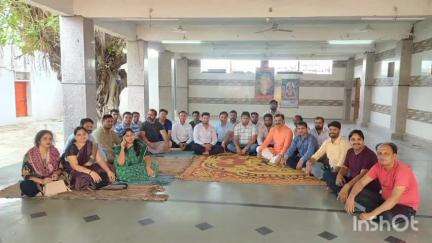 रावतभाटा: चारण बस्ती स्थित हनुमान मंदिर पर विधायक धाकड़ के जन्मदिन को सेवा दिवस के रूप में मनाने हेतु बैठक कर रूपरेखा बनाई गई