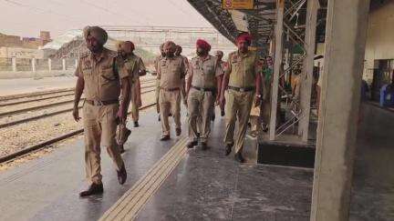 ਜ਼ਿਲਾ ਪੁਲਿਸ ਵੱਲੋਂ ਜ਼ਿਲ੍ਹੇ ਦੇ ਰੇਲਵੇ ਸਟੇਸ਼ਨ ਅਤੇ ਬੱਸ ਸਟੈਂਡ ਤੇ ਚਲਾਇਆ ਗਿਆ ਸਰਚ ਅਭਿਆਨ: ਐਸਐਸਪੀ