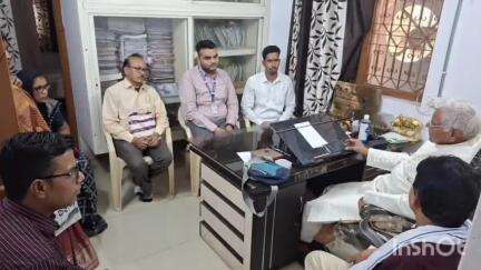 होशंगाबाद नगर: साकेत नगर स्थित कार्यालय पर विधायक ने आम लोगों से मुलाकात कर सुनी उनकी समस्याएँ