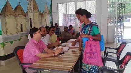 शिकारीपाड़ा: शिकारीपाड़ा प्रखंड सभागार में जनता दरबार का आयोजन हुआ