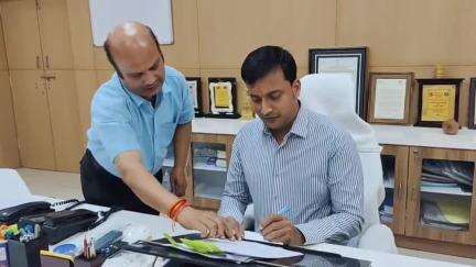 नटेरन: नटेरन सहित जिले भर में उपार्जन केंद्रों का कलेक्टर ने लिया जायजा, कर्मचारियों को दिए निर्देश