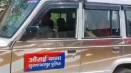 औराई: चैनपुर गांव से पुलिस ने 70 लीटर देसी शराब बरामद की, उप मुखिया पति समेत तीन कारोबारी गिरफ्तार