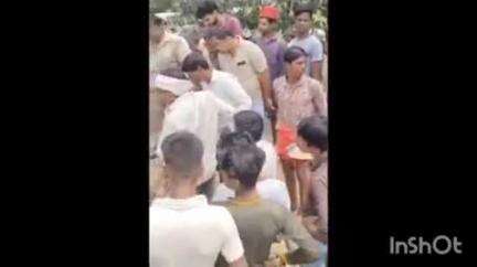 नानपारा: गुप्तार पुरवा गांव में कुएं में गिरे सांड को घंटों कड़ी मशक्कत के बाद बचाया गया