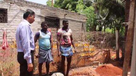ஏரல்: சிறுதொண்ட நல்லூரில் புதிதாக கட்டப்பட்டு வரும் பம்பு அறையை மாவட்ட ஆட்சியர் ஆய்வு