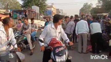 तराना: तराना में अनियंत्रित बाइक से गिरकर एक महिला हुई घायल