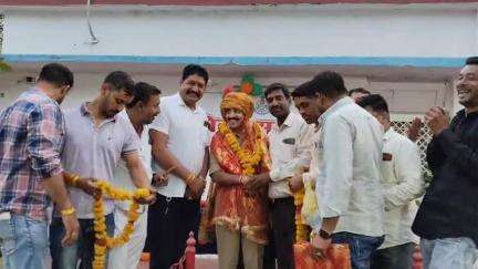 हाटपिपल्या: थाना प्रभारी आईपीएस सुजावल जग्गा का स्थानांतरण, हाटपिपल्या थाना परिसर में विदाई समारोह आयोजित