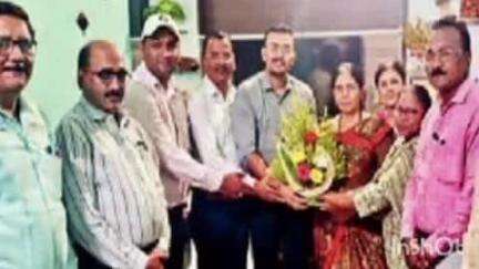 यवतमाळ: तेली समाज महासंघाच्या वतीने युपीएससी उत्तीर्ण जयकुमार आडे यांचा महावीर नगर येथे त्यांच्या घरी जाऊन करण्यात आला गुणगौरव
