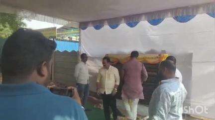 రాజేంద్రనగర్: కార్పొరేటర్ లచ్చిరెడ్డి, బిజెపి రంగారెడ్డి జిల్లా అధ్యక్షులు శ్రీనివాస్ రెడ్డి పై పోలీస్ స్టేషన్లో ఫిర్యాదు