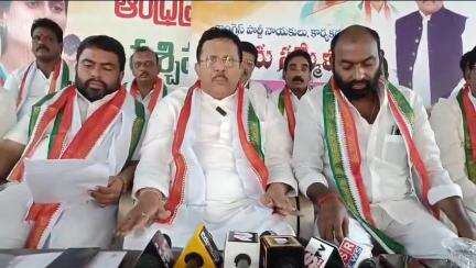 భీమవరం: పవన్ రాజకీయ పరిపక్వత లేకుండా కాంగ్రెస్‌పై వ్యాఖ్యలు చేస్తున్నారు: నరసాపురం పార్లమెంట్ ఇన్‌ఛార్జ్‌ నాయుడు