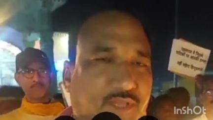 चौसा: चौसा में कैंडल मार्च के दौरान विवादित बयान का वीडियो हुआ वायरल, डीएम ने जांच के लिए टीम गठित की