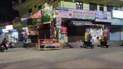नरेन्द्रनगर: 14 बीघा इलाके में पुलिस ने चारधाम यात्रा व जाम को देखते हुए बैरिकेडिंग की, ताकि स्थानीय निवासियों को परेशानी न हो
