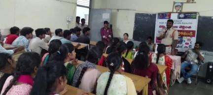 కర్నూలు: సైబర్ నేరాల పట్ల విద్యార్థులు అప్రమత్తంగా ఉండాలి: కర్నూలు 3 టౌన్ సీఐ శేషయ్య