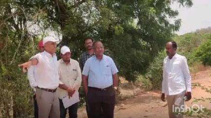 కథలాపూర్: కొచ్చేరువును పరిశీలించిన నీటిపారుదల శాఖ అధికారులు