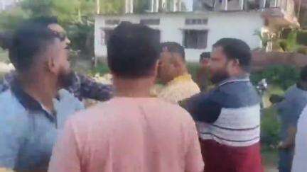 শিলচর: শিলচরে 108 নং কুমারপাড়া LP স্কুলে ভোটগ্রহণ কেন্দ্রে হাতাহাতি