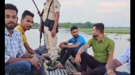 কোকৰাঝাৰ ভাগ: কোকৰাঝাৰ জিলাৰ ফকিৰাগ্ৰামৰ মহিশবাথন গাঁওৰ পৰিদৰ্শন কৰে বিটিচি ৰ ই এম অৰূপ কুমাৰ দে