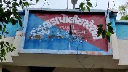દસાડા: ઝીંઝુવાડા પોલીસે પેટ્રોલિંગ દરમિયાન આદરીયાણા ગામેથી રૂ.70,000થી વધુનો દારૂ સહિતનો મુદ્દામાલ ઝડપ્યો