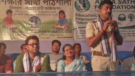 বেলডাঙা ১: আজ থেকেই পথ চলা শুরু হল আমরা সাথী ফাউন্ডেশন এর পাঠশালা, উদ্বোধন করলেন বেলডাঙা থানার ভারপ্রাপ্ত আধিকারিক