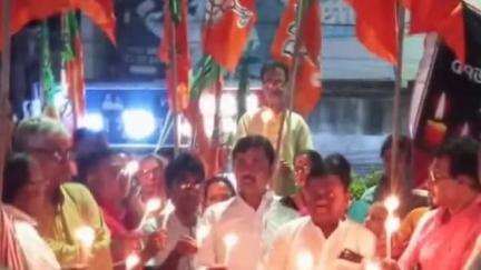 এগরা ১: ভবতারিণী মন্দির প্রাঙ্গনে ভোট পরবর্তী হিংসার চতুর্থ বর্ষ পূর্তিত শ্রদ্ধাঞ্জলী জ্ঞাপন করলো সাংসদ সৌমেন্দু অধিকারী