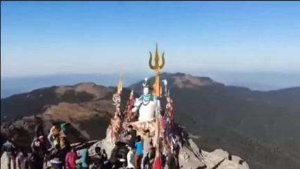 हरिपुरधार: चूड़धार मंदिर के कपाट खुलने के बाद, खाने और ठहरने की व्यवस्थाओं में जुटी मंदिर समिति