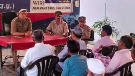 खैर: खैर में पुलिस ने थाना क्षेत्रों में संभ्रांत व्यक्तियों के साथ की पीस कमेटी की मीटिंग, अराजकता फैलाने पर होगी कार्रवाई