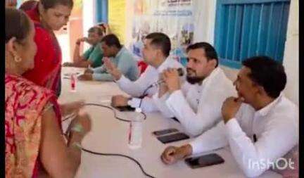 टिकारी: टिकारी के वार्ड 4 नीसुरपुर प्राथमिक विद्यालय में नगर विकास एवं आवास विभाग का शिविर