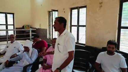 समाज में अश्लीलता द्वेष फैलाकर गंदी गालियां देने वालों के खिलाफ अपने विचार व्यक्त करते हुए गजरौला के निवासी