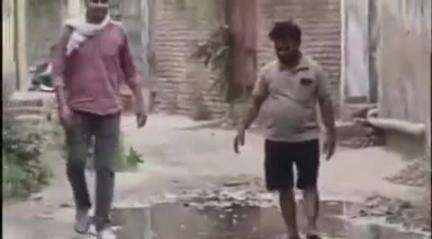 नारनौल: नारनौल में गंदे पानी से परेशान पार्षद, लोगों ने पानी पार करते हुए वीडियो बनाई