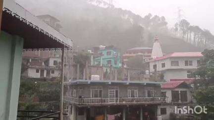 सोलन: सोलन में मूसलाधार बारिश का दौर शुरू, आज बारिश को लेकर जारी हुआ अलर्ट, नदी-नालों से दूर रहने के निर्देश