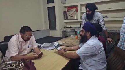 ਅੰਮ੍ਰਿਤਸਰ 2: ਦੇਰ ਰਾਤ ਕੋਟ ਬਾਬਾ ਦੀਪ ਸਿੰਘ ਇਲਾਕੇ ਦੇ ਵਿੱਚ ਚੱਲੀਆਂ ਗੋਲੀਆਂ ਪੁਲਿਸ ਕਰ ਰਹੀ ਹੈ ਮਾਮਲੇ ਦੀ ਜਾਂਚ