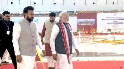 प्रधानमंत्री नरेंद्र मोदी ने 1200 करोड़ की लागत से बने #पटना_एयरपोर्ट के नव-निर्मित पैसेंजर टर्मिनल का उद्घाटन किया।