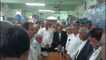 औरंगाबाद: अधिवक्ता नीरज रंजन सिंह के असामयिक निधन पर व्यवहार न्यायालय के अधिवक्ता रहे न्यायिक कार्य से विरत