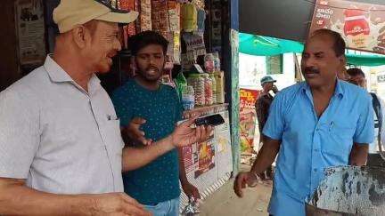 పెద్దపల్లి: పోగొట్టుకున్న మొబైల్ ఫోన్ ని బాధితులకి అందజేసి మానవత్వం చాటుకున్న హోటల్ నిర్వాహకుడు