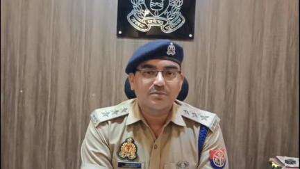 हरदोई: डीएम चौराहे पर होमगार्ड और ई-रिक्शा चालक के बीच वाद-विवाद का वीडियो हुआ वायरल, कार्रवाई के लिए रिपोर्ट प्रेषित