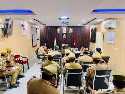 मुरादाबाद: नगर के सभी थाना प्रभारी व क्षेत्र अधिकारियों के साथ एसपी सिटी ने बुलाई बैठक