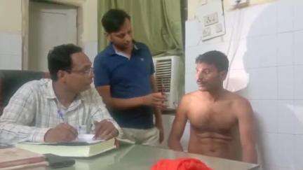 बबेरू: मंठा गांव में घूर गड्ढे की सफाई करने गए ट्रैक्टर चालक को तीन दबंगों ने मारपीट कर किया घायल, पुलिस ने कराया मेडिकल