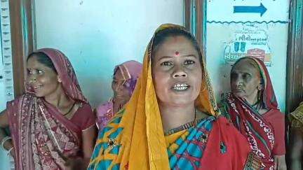 દાહોદ: દાહોદ શહેરના દ્રષ્ટિ નેત્રાલયની પાછળ આવેલ નહેર ફળીયાની મહિલાઓ દાહોદ નગરપાલિકા પહોંચી