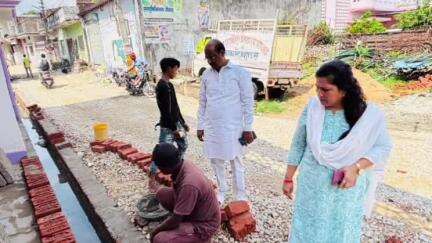 महाराजगंज: पब्लिक ऐप के खबर का हुआ असर बिस्मिल नगर समेत अन्य वार्ड का नगर पालिका अध्यक्ष ने किया निरीक्षण
#jansamasya