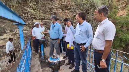 अजमेर: अजमेर की आनासागर झील के खोले गए चैनल गेट से अभी तक 13 फुट पानी है, 3 फुट पानी किया जाएगा खाली, देखें वीडियो