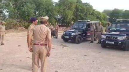 अकबरपुर: माती पुलिस लाइन में पुलिस अधीक्षक ने डायल 112 के वाहनों का किया निरीक्षण, दिए आवश्यक दिशा-निर्देश
