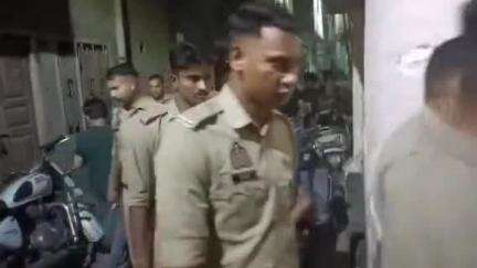 मुरादाबाद: ढेरियां घर के अंदर शॉर्ट सर्किट के कारण लगी आग, पुलिस व स्थानीय लोगों ने कड़ी मशक्कत से पाया काबू